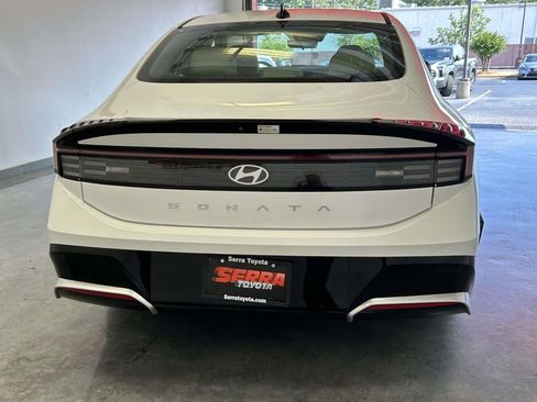 Used 2025 Hyundai Sonata SEL FWD image 4