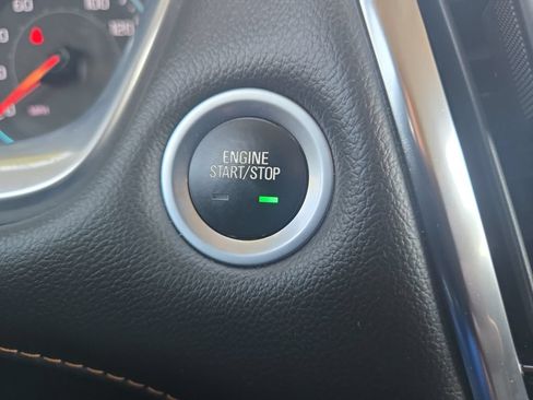 Used 2021 Chevrolet Traverse LT w/ LPO, Floor Liner Package AWD/4WD image 32