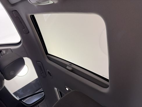 Certified 2023 GMC Acadia SLE w/ Driver Convenience Package image 22