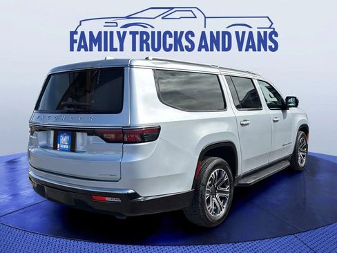 Used 2023 Jeep Wagoneer L Series II AWD/4WD image 5