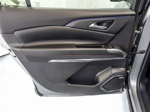 Certified 2024 Chevrolet Traverse RS image 32