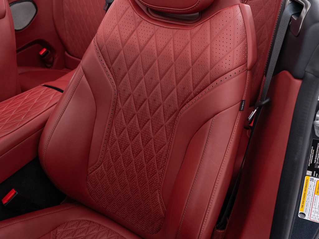 Used 2025 Aston Martin DB12 Convertible RWD image 26