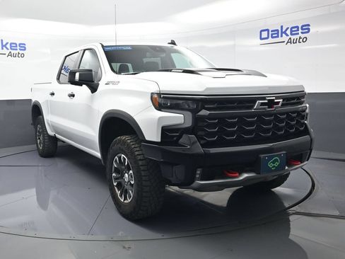 Used 2024 Chevrolet Silverado 1500 ZR2 AWD/4WD image 3