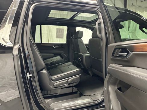 Used 2025 GMC Yukon XL Denali w/ Sun & Power Step Package AWD/4WD image 49