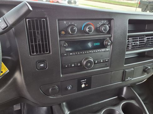 Used 2024 GMC Savana 2500 w/ Driver Convenience Package RWD image 20