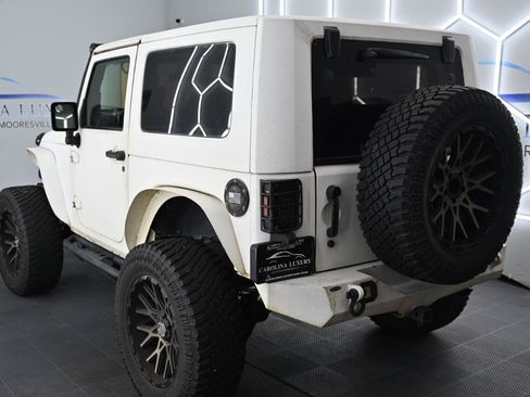 Used 2009 Jeep Wrangler X AWD/4WD image 2