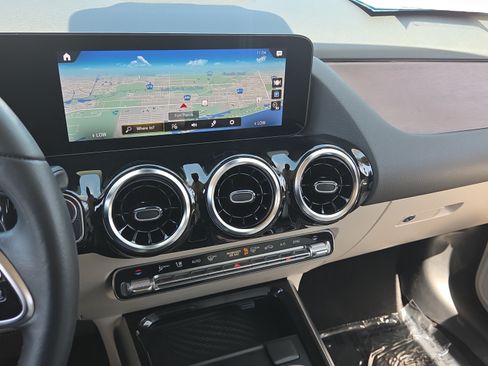Certified 2023 Mercedes-Benz GLA 250 image 25