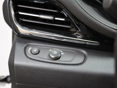 Used 2025 Buick Envista Avenir FWD image 15