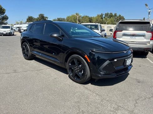 Used 2024 Chevrolet Equinox EV RS FWD image 2
