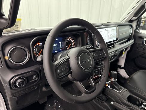 New 2026 Jeep Gladiator Sport AWD/4WD image 17