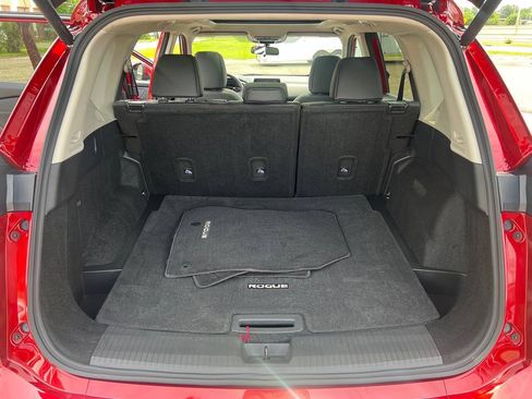 Used 2025 Nissan Rogue SV w/ SV Premium Package AWD/4WD image 12