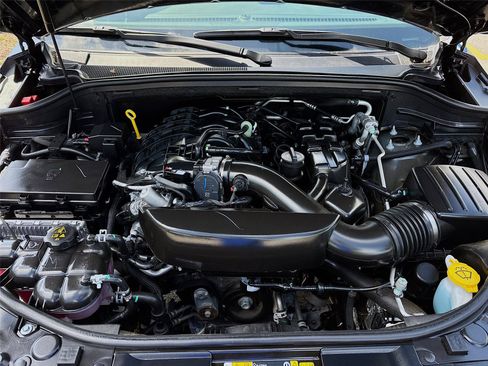 Used 2026 Dodge Durango GT RWD image 32