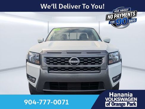 Used 2025 Nissan Frontier SV w/ SV Convenience Package RWD image 8
