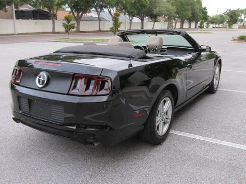 Used 2014 Ford Mustang Convertible RWD image 5