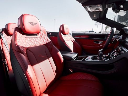 Used 2023 Bentley Continental GT Azure image 37