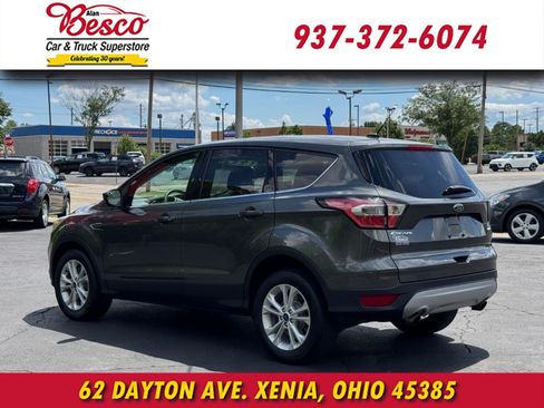 Used 2017 Ford Escape SE AWD/4WD image 6