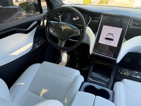 Used 2018 Tesla Model X 100D image 46