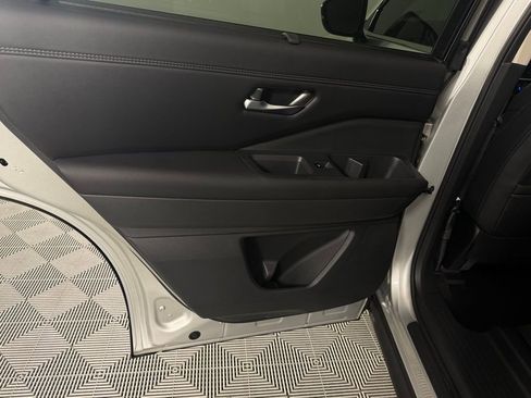 Used 2024 Nissan Pathfinder Platinum w/ Cargo Package image 29