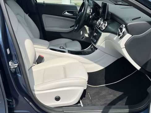 Used 2020 Mercedes-Benz GLA 250 w/ Premium Package image 24