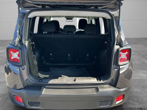 Used 2016 Jeep Renegade Latitude image 10