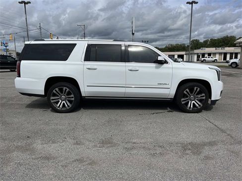 Used 2018 GMC Yukon XL Denali w/ Denali Ultimate Package image 2