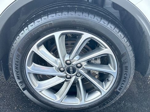 Used 2024 Lincoln Corsair AWD w/ Equipment Group 101A image 11