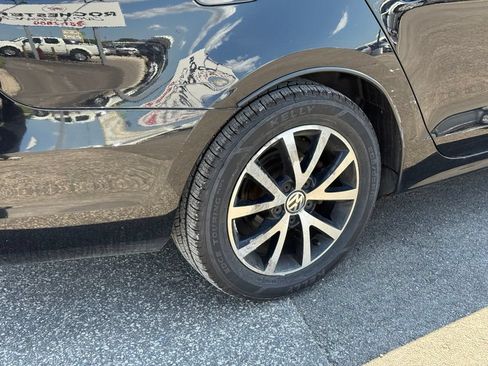 Used 2016 Volkswagen Jetta SE FWD image 34