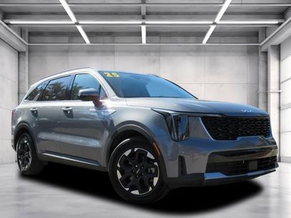 Used 2025 Kia Sorento S w/ Panoramic Sunroof Package