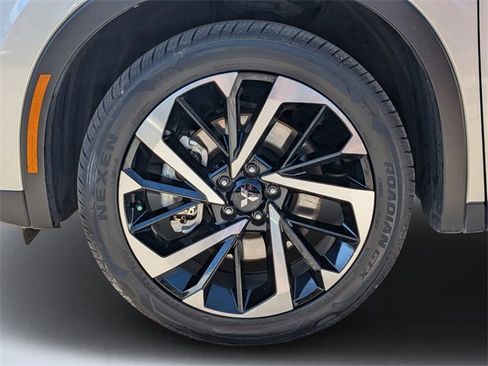 Used 2024 Mitsubishi Outlander FWD image 8