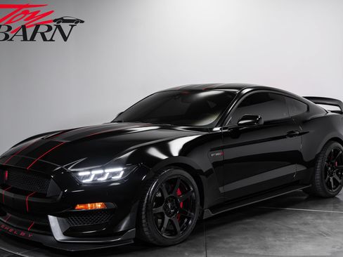 Used 2017 Ford Mustang Shelby GT350R w/ GT350R Equipment Group 920A RWD image 1
