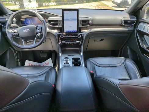 Used 2022 Ford Explorer Platinum w/ Equipment Group 601A AWD/4WD image 14