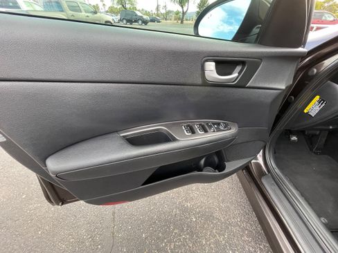 Used 2018 Kia Optima LX FWD image 12