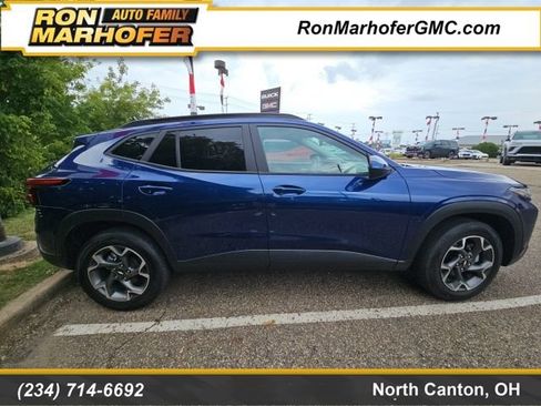 Used 2024 Chevrolet Trax LT w/ Sunroof Package FWD image 1