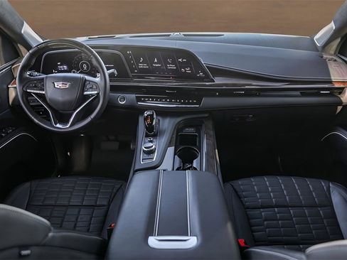 Used 2024 Cadillac Escalade Sport Platinum w/ Heavy-Duty Trailer Package image 28