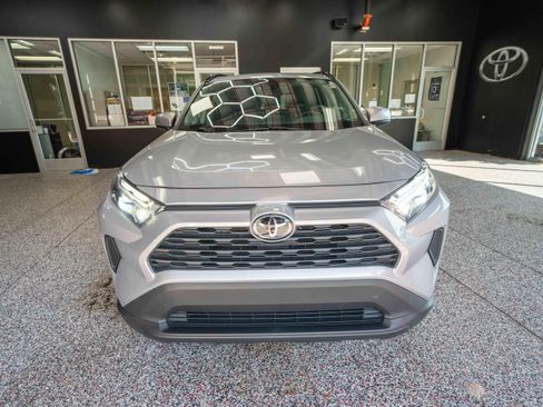 Used 2022 Toyota RAV4 XLE w/ Convenience Package AWD/4WD image 6