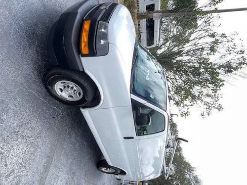 Used 2021 Chevrolet Express 2500 w/ Driver Convenience Package image 5