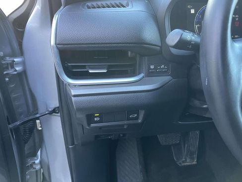 Used 2025 Toyota Grand Highlander AWD image 31