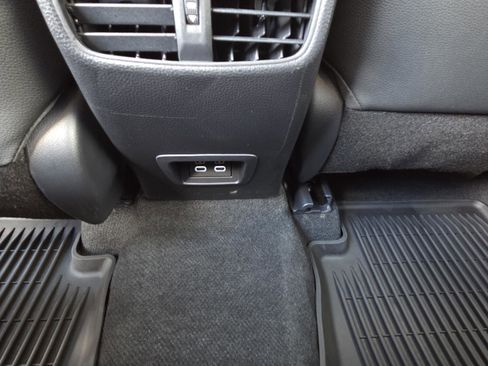 Used 2026 Toyota Corolla Cross XLE w/ Convenience Package FWD image 13