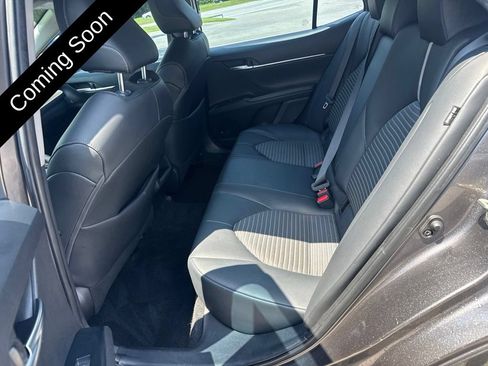 Used 2020 Toyota Camry SE FWD image 31