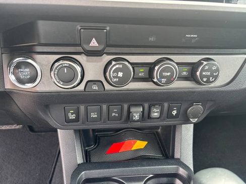 Used 2019 Toyota Tacoma TRD Sport w/ Technology Package AWD/4WD image 21
