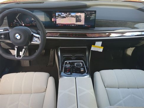 New 2026 BMW 740i xDrive w/ Premium Package image 14