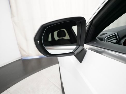 Used 2025 Audi Q3 2.0T Premium w/ Convenience Package image 15