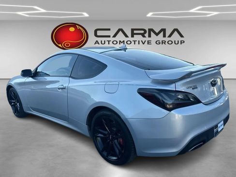 Used 2010 Hyundai Genesis 2.0T RWD image 3
