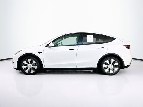 Used 2021 Tesla Model Y Long Range image 4