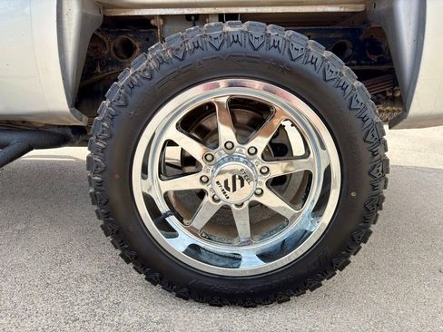 Used 2011 GMC Sierra 2500 SLE w/ SLE Preferred Package image 28