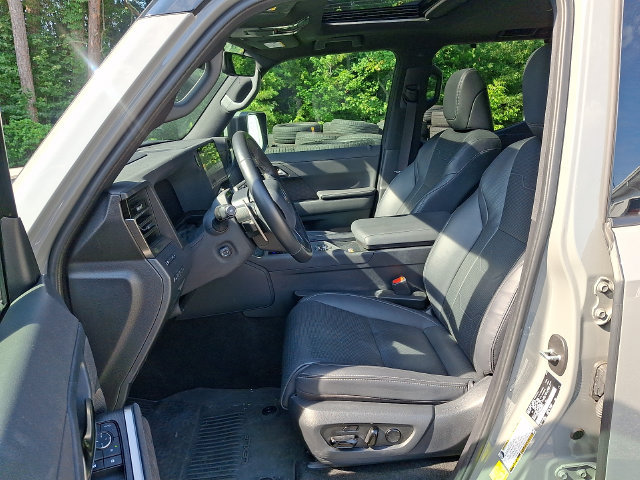 Used 2024 Lexus GX 550 w/ Accessory Package (Z1) AWD/4WD image 11