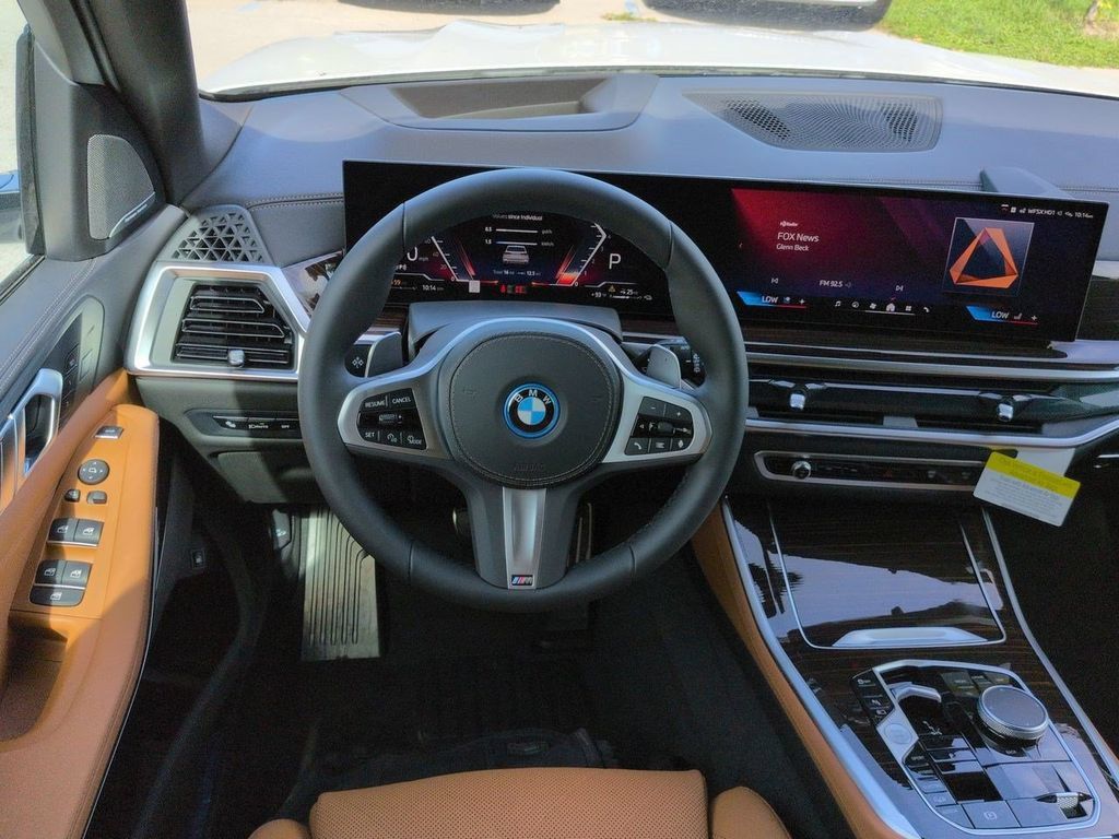 New 2026 BMW X5 xDrive50e w/ M Sport Package AWD/4WD image 16