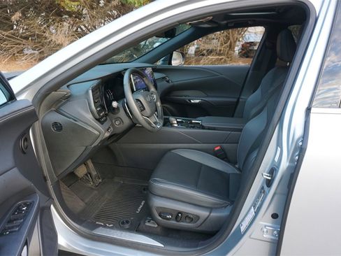 Used 2023 Lexus RX 350 Premium image 2