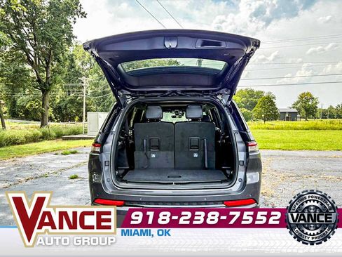 New 2025 Jeep Grand Cherokee L Altitude image 15