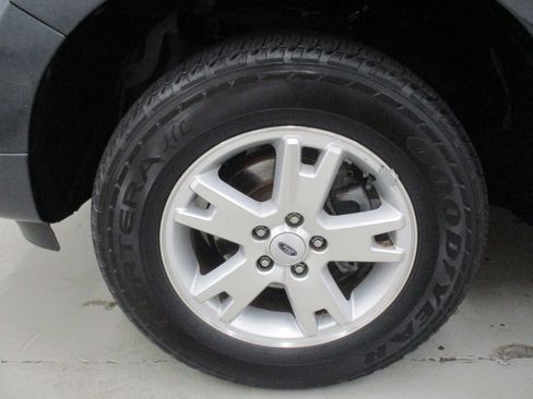 Used 2010 Ford Explorer XLT image 11